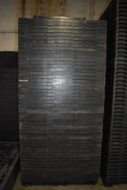 (1) COLUMN OF NESTING PLASTIC PALLETS, 39" x 47" x