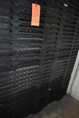 (1) COLUMN OF NESTING PLASTIC PALLETS, 39" x 47" x 6",