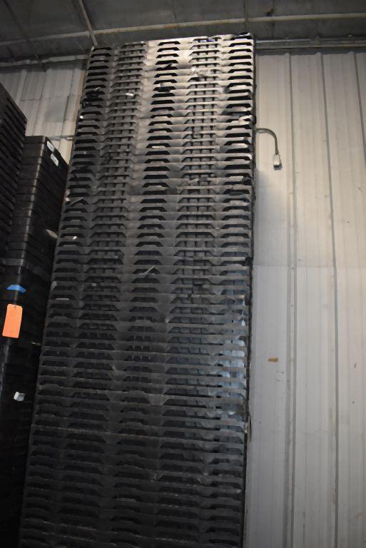 (1) COLUMN OF NESTING PLASTIC PALLETS, 39" x 47" x 6",