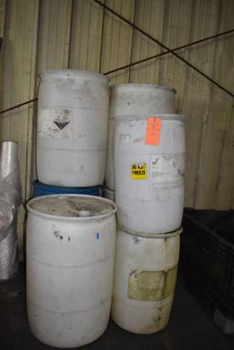 EMPTY PLASTIC DRUMS WITH LIDS, (5) 55 GALLON AND