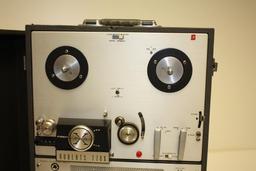 Vintage Roberts 770X Suitcase 7" Reel-to-reel Tape Player