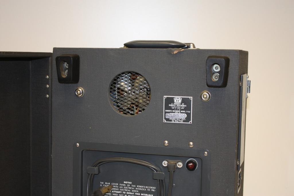 Vintage Roberts 770X Suitcase 7" Reel-to-reel Tape Player