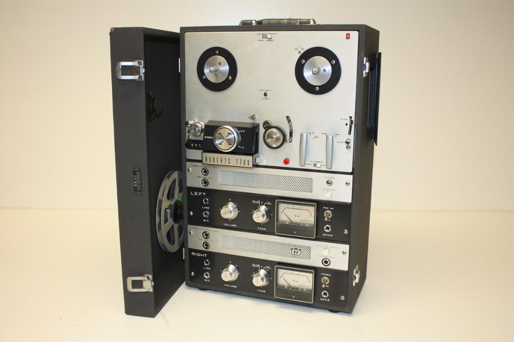 Vintage Roberts 770X Suitcase 7" Reel-to-reel Tape Player