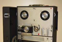Vintage Roberts 770X Suitcase 7" Reel-to-reel Tape Player