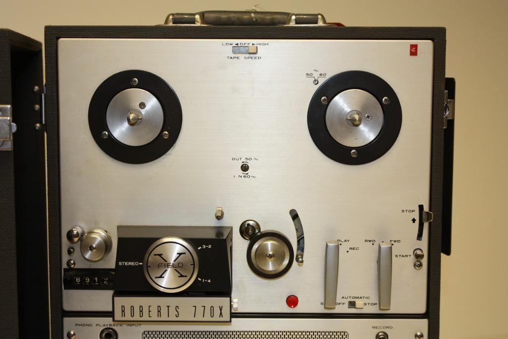 Vintage Roberts 770X Suitcase 7" Reel-to-reel Tape Player