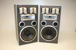 Pair of Jamo Dynamic DSE Speakers