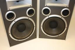Pair of Jamo Dynamic DSE Speakers