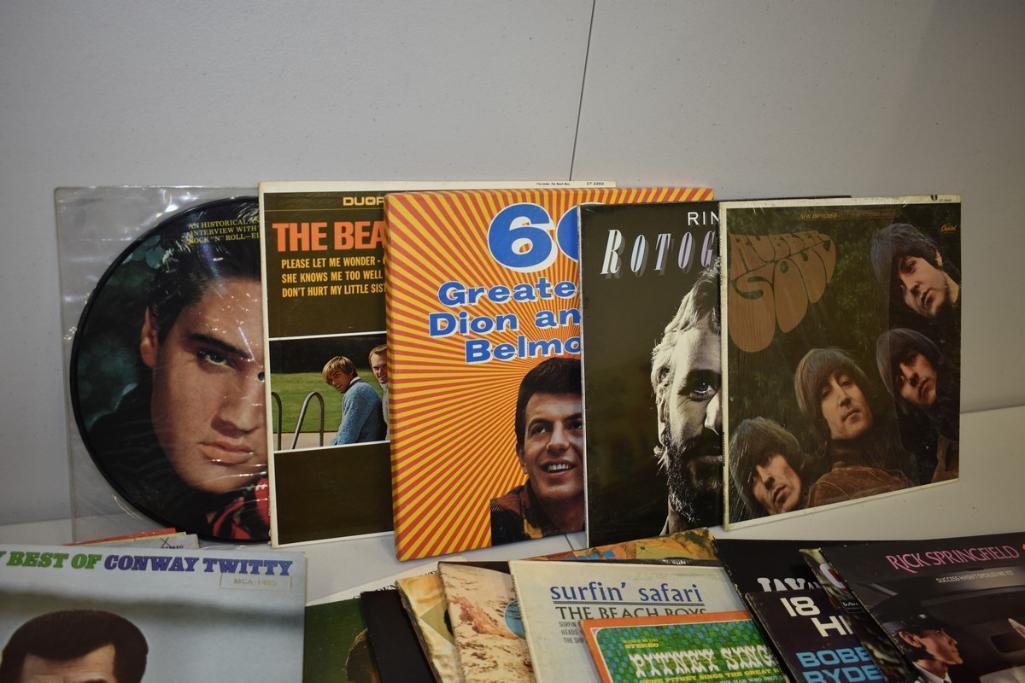 BOX WITH ASSORTED 33-1/3 LPS & 45'S