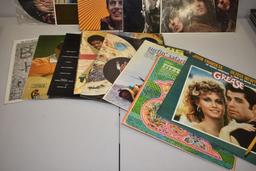 BOX WITH ASSORTED 33-1/3 LPS & 45'S