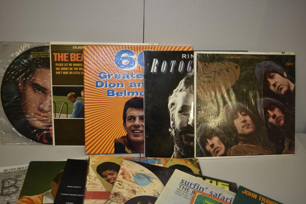 BOX WITH ASSORTED 33-1/3 LPS & 45'S