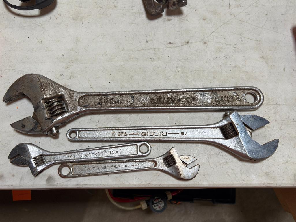PITTSBURG HEAVY DUTY 600 MM CRESCENT WRENCH, RIDGID 718- 18" CRESCENT WRENCH AND