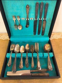WINTER WONDERLAND SNOWFLAKE PATTERN SILVERWARE SET (6) EACH WITH CHILD'S SPOON AND FORKS,