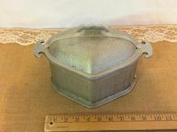 GUARDIAN SERVICE WARE HEAVY ALUMINUM ROASTING PAN WITH LID, APPROX 7"X9"X7" WITH HANDLES 11"