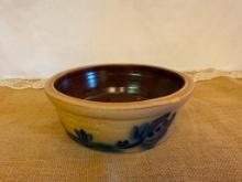 (1984) BEAUMONT POTTERY, YORK MAINE, CROCK 8 3/4" DIA X 2 7/8" H