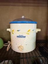 RIVAL CROCK POT, WITH BLUE/ORANGE FLOWERS