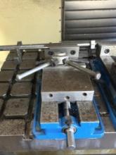 KURT 6" MACHINE VISE, WITH 4-CROSS HANDLE & SINGLE HANDLE
