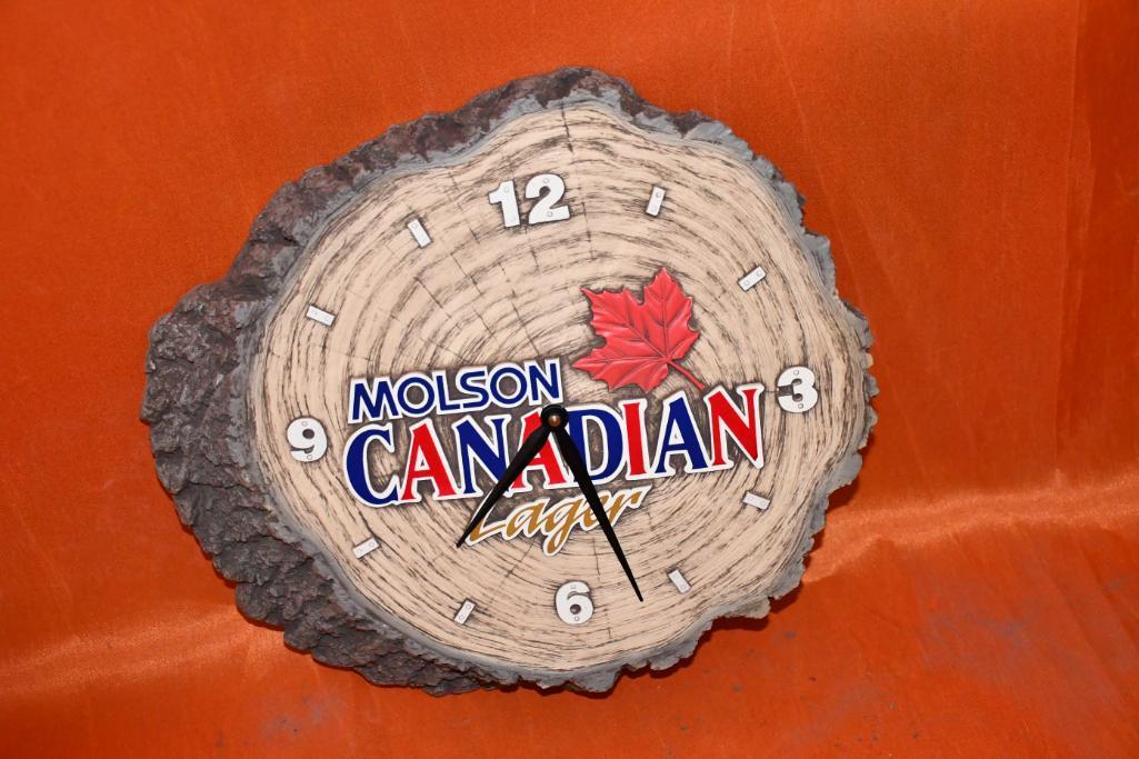 MOLSON CANADIAN LAGER BATTERY OPERATED CLOCK W/BOX