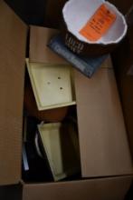 BOX W/LOCO NUT CAPTAIN MORGAN BOWLS