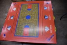 TABLE TOP "SPINNER" BASKETBALL SPORTS GAME BOARD, 29" X 30"