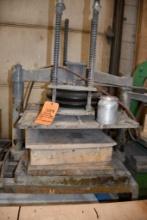 1 SINGLE BAG PNEUMATIC PRESS TABLE ONA ROLLING CART, 67" X 26"D X 70"H