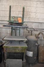TYLER PNEUMATIC SINGLE BAG ROLLING TABLE ON STATIONARY STAND, NEEDS ON/OFF CONTROL,