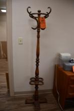 BROWN WOODEN COAT HANGER/UMBRELLA STAND