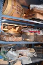CONTENTS OF SHELF UNIT: PAULMASON CLOCK, WHATNEYS BEER BARREL, ETC.