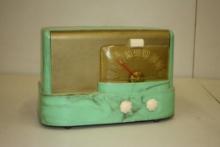 VINTAGE EMERSON MODEL 511 MODERNE BAKELITE TUBE RADIO