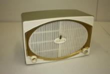 ZENITH VINTAGE BAKELITE TUBE AM RADIO, D513F