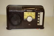 VINTAGE ZENITH G-D-413 BAKELITE TUBE AM RADIO