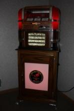 PRO RESTORED WURLITZER 61 COUNTER TOP JUKE BOX WITH CUSTOM STAND, PLAYS BUT NEEDS AMP WORK