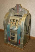 1933 MILLS WORLDS FAIR EXTRAORDINARY ANTIQUE SLOT MACHINE