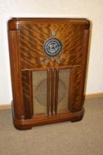VINTAGE E.H. SCOTT TUBE FLOOR RADIO, SUPER 12 CONSOLE