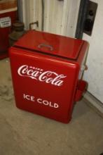 REFRIGERATOR DRINK COCA-COLA, SODA COOLER, CONTEMPORARY RE-ISSUE, WORKS AND COOLS AR-15002