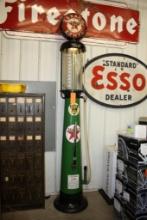 BEAUTIFULLY RESTORED WAYNE 515 VISIBLE GRAVITY FED TEXACO GAS PUMP WITH GLOBE, STUNNING!