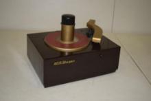 VINTAGE RCA VICTOR 45 RECORD PLAYER, BAKELITE