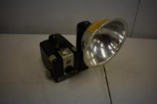 VINTAGE KODAK BROWNIE HAWKEYE FILM CAMERA FLASH