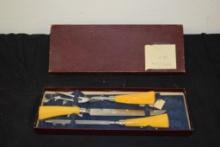 VINTAGE CARVING SET