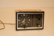 VINTAGE GENERAL ELECTRIC CLOCK