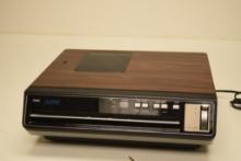 VINTAGE RCA SELECTA VISION VIDEO DISC PLAYER CAPACITANCE ELECTRONIC DISC SYSTEM