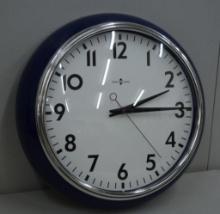 FUN VINTAGE BATTERY CLOCK S&P