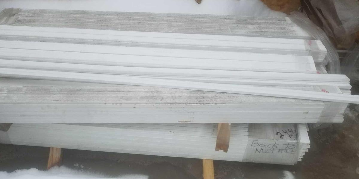 7 1/2 x 2 1/4 (12) in a bundle of white trim