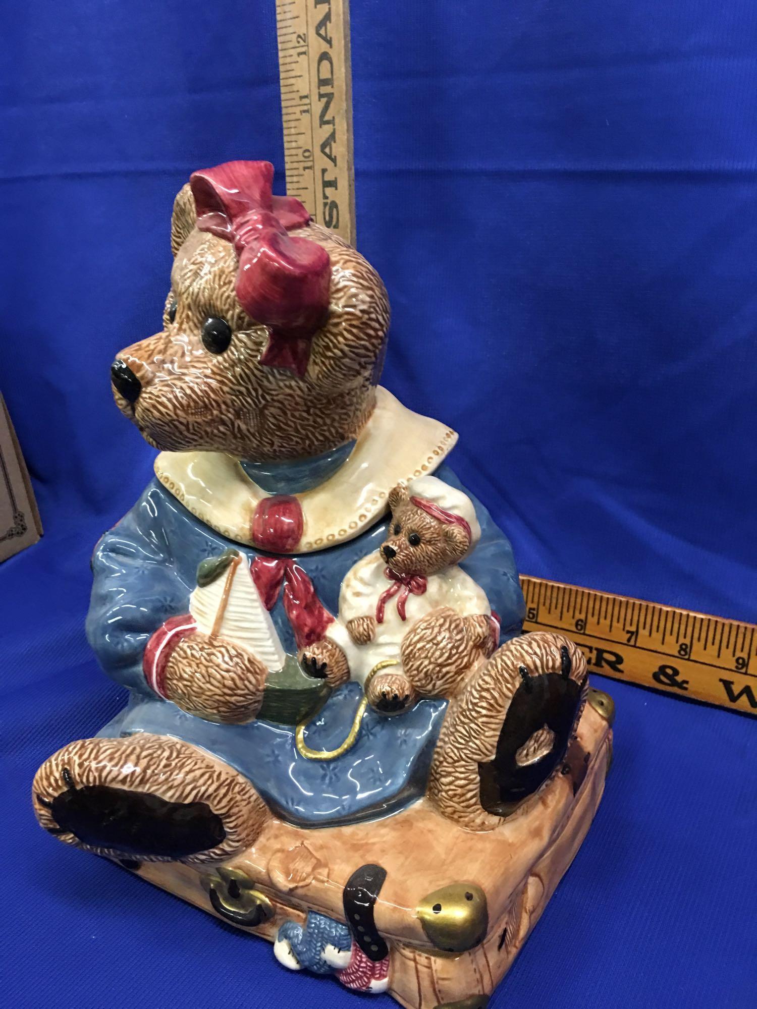 Boyds Collection, LTD.? The Original ?BEARWARE? Cookie Jar