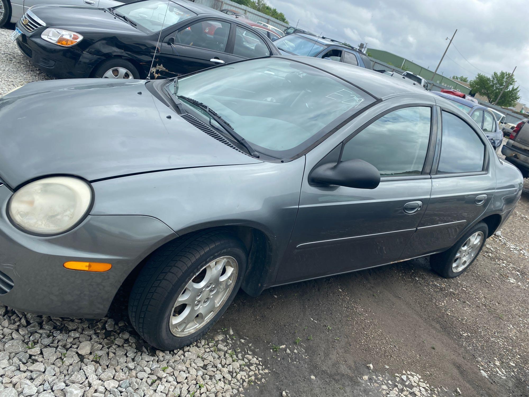E29 2005 Dodge Neon 1B3ES56C65D126640 Gray Illegal