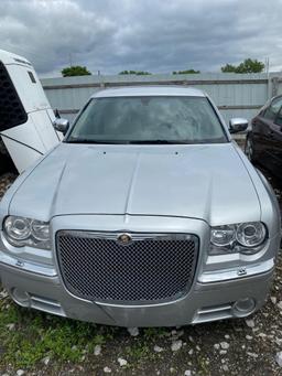 E52 2005 Chrysler 300 2C3AK63H95H622848 Illegal Park