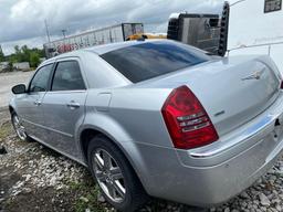 E52 2005 Chrysler 300 2C3AK63H95H622848 Illegal Park