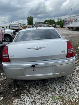 E52 2005 Chrysler 300 2C3AK63H95H622848 Illegal Park