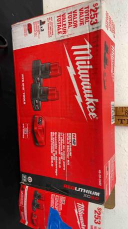 Milwaukee Red-lithium Xc6.0 Started Kit (tested works)