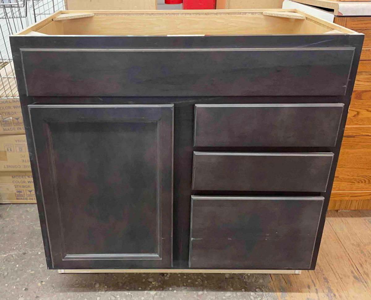 Vanity Cabinet 21?X36?