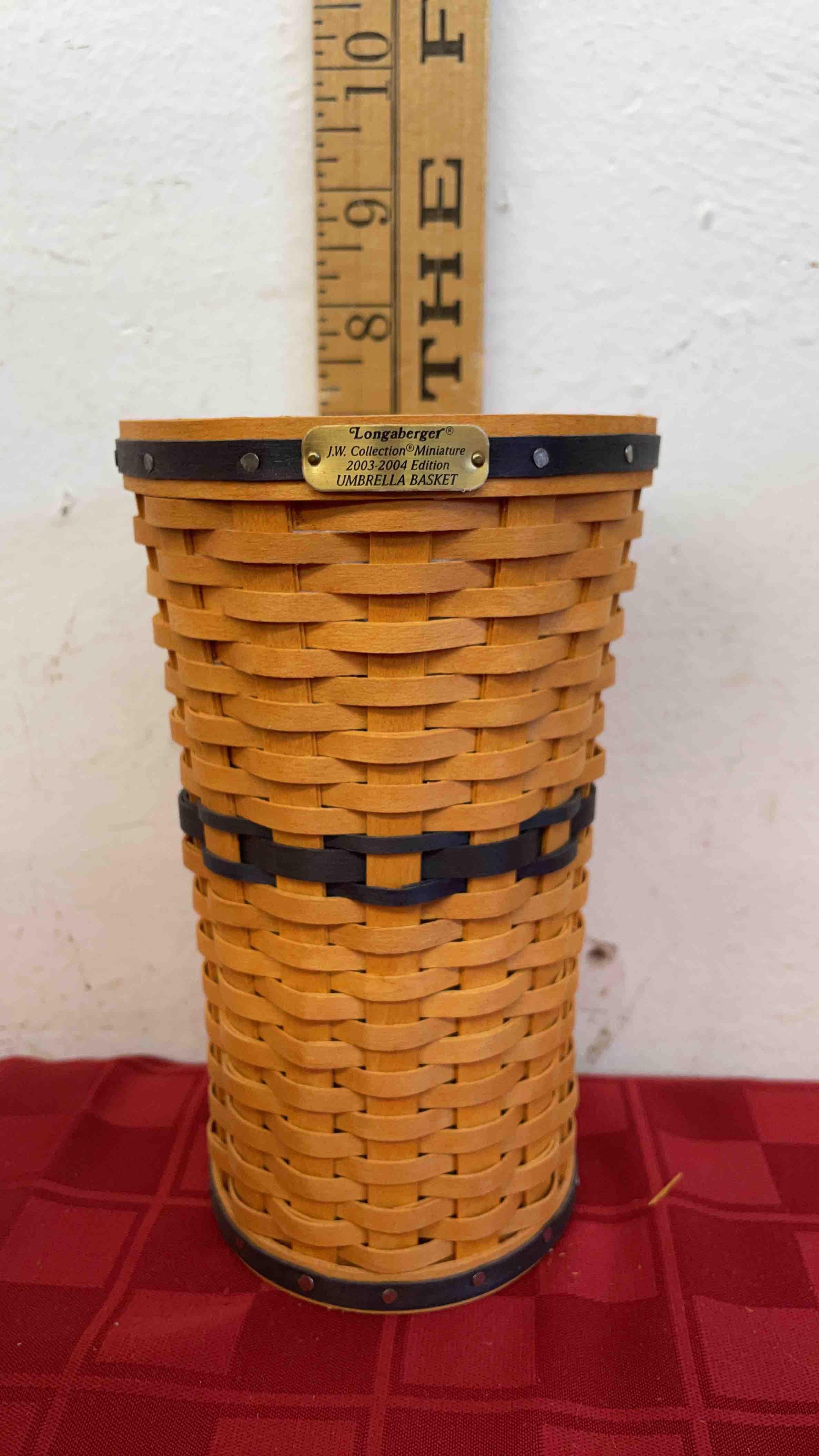 Longaberger Basket , Collector club J.W. collection miniature 2000?S Edition